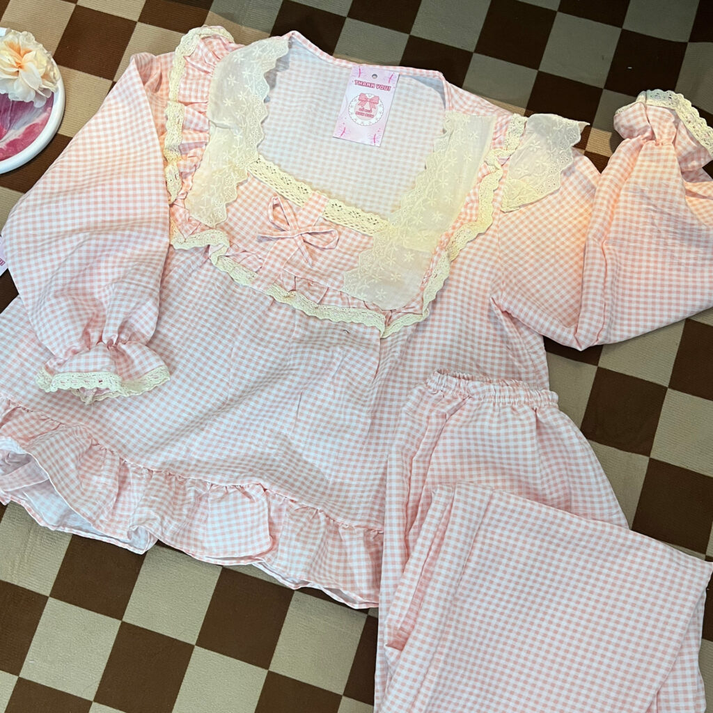 top-5-gam-mau-do-ngu-nu-1